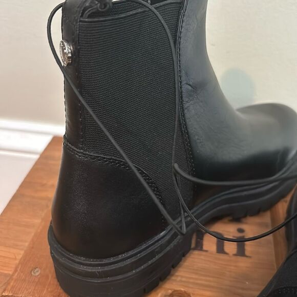 Steve Madden Black Leather Boots never worn size 9 - Picture 3 of 6